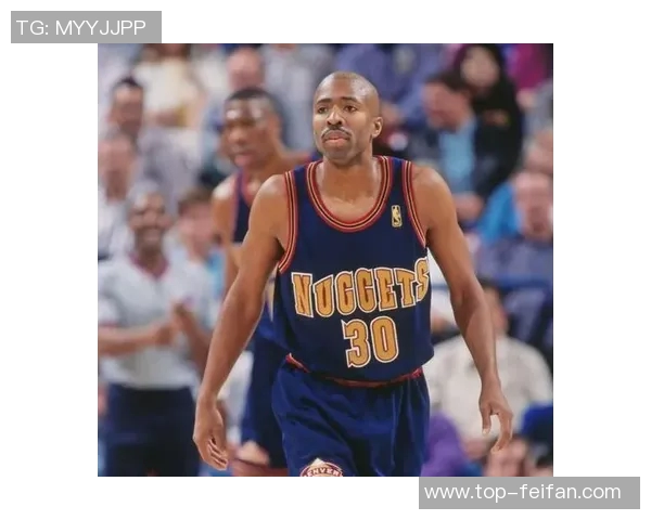 肯尼感恩父亲与哥哥助力夺冠巴克利建议赠送大梦冠军戒指